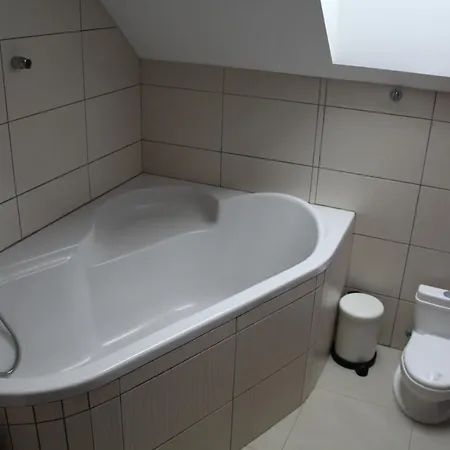 Bernat Apartmán *